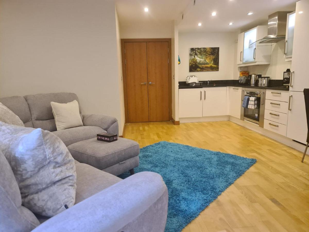 Red Naxela Canary Wharf Apartments Лондон Екстер'єр фото