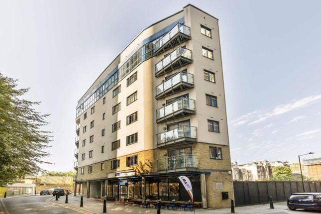 Red Naxela Canary Wharf Apartments Лондон Екстер'єр фото